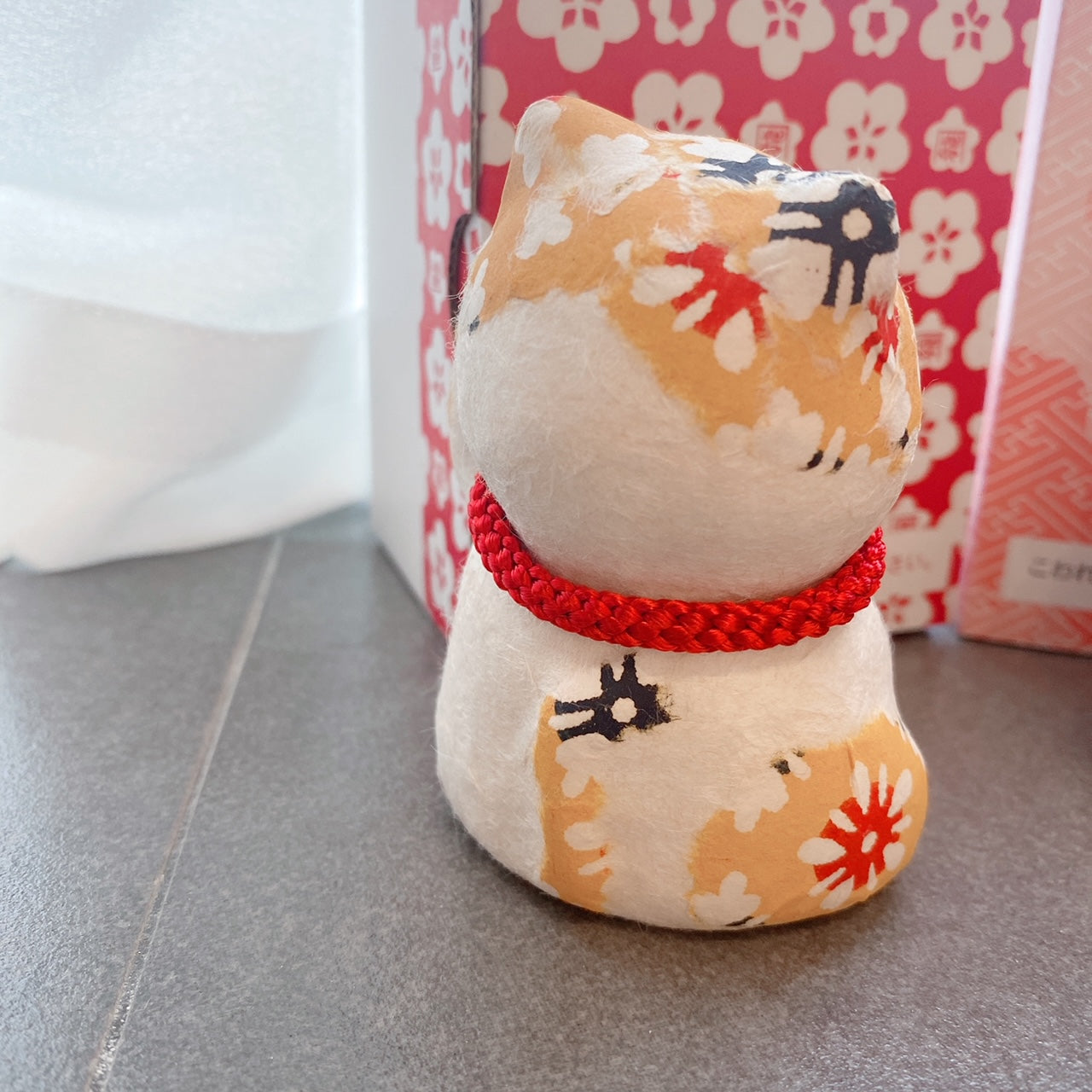 Dyeing Japanese Paper Beckoning Mewo Ornament